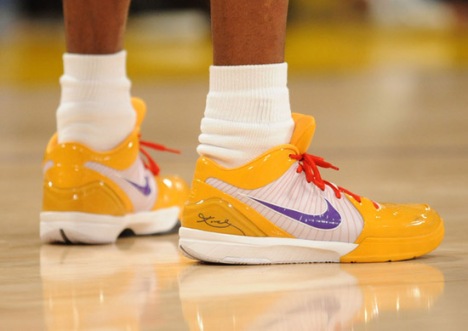 kobe4xmas.jpg