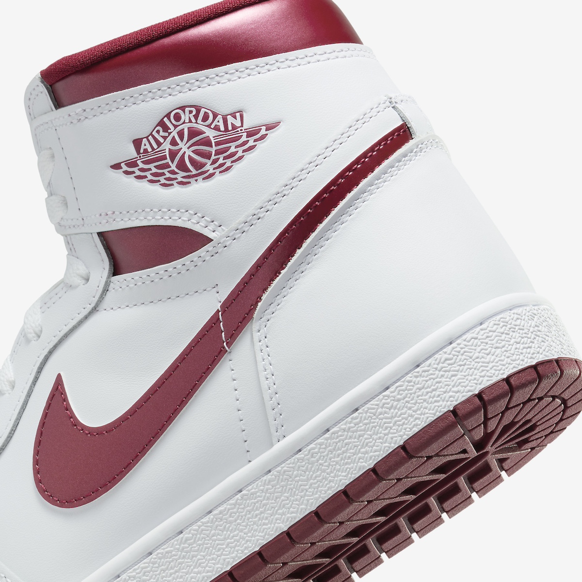 Air-Jordan-1-High-85-Metallic-Burgundy-2024-BQ4422-161-7.jpg