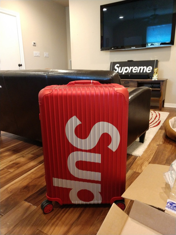 supreme-rimowa-unpacked.jpg