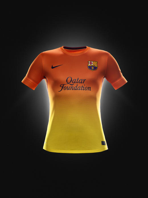 Fa12_PR_Authentic_Barca_A_Jersey_R_detail.jpg