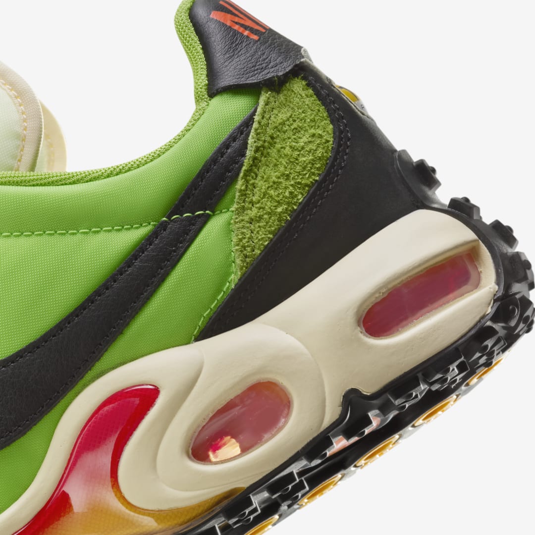 Nike-Air-Max-Waffle-SP-Action-Green-FV6946-301-09.jpg