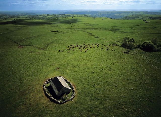 houses_in_middle_nowhere_04.jpg