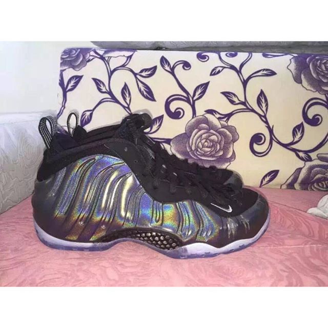 Nike-Foamposite-One-Hologram.jpg