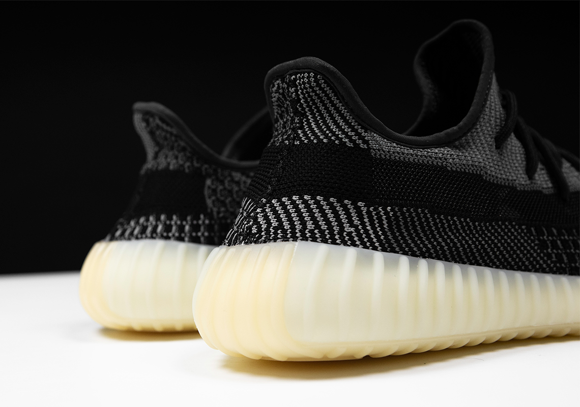 adidas-yeezy-boost-350-v2-carbon-fz5000-8.jpg