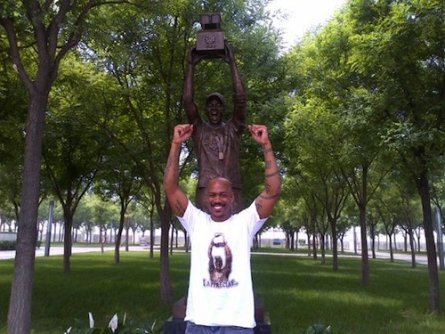 stephon-marbury-statue2.jpg