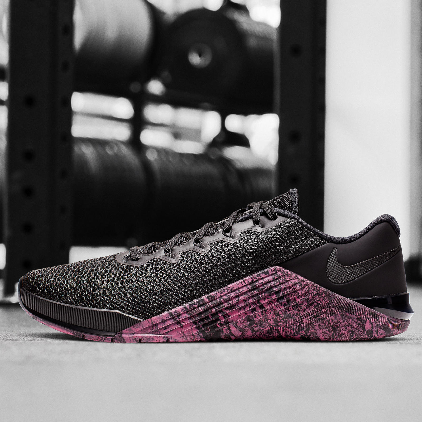 NikeNews_FeaturedFootwear_Metcon5_AQ1189_006_A_square_1600.jpg