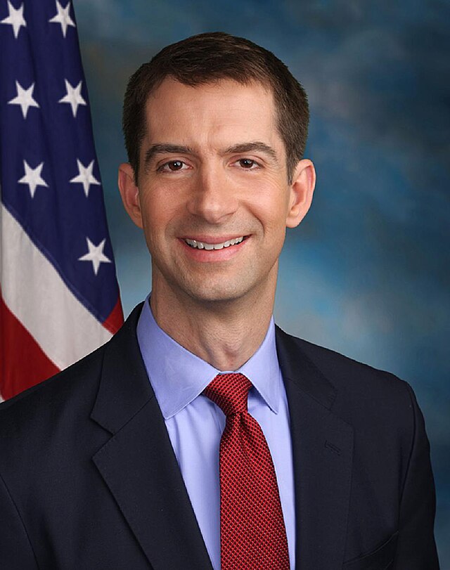 640px-Tom_Cotton_official_Senate_photo.jpg