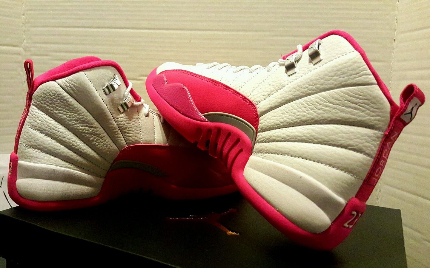 air-jordan-12-gs-white-pink-510815-109-2.jpg