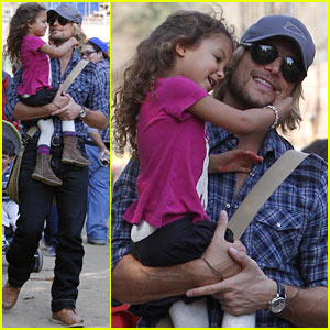 gabriel-aubry-nahla-zoo-fun.jpg