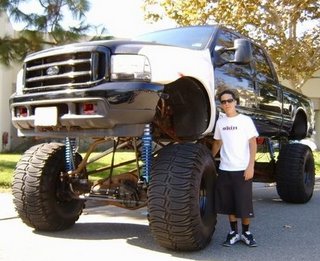 giant-bro-truck-780674.jpg