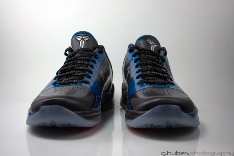 nike-kobe5-darkknight-15-web.jpg