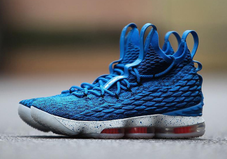 nike-lebron-15-hwc-blue-orange-2.jpg