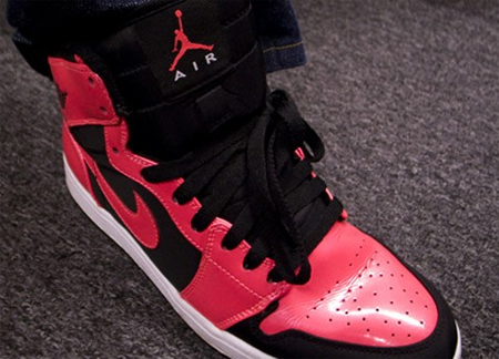 air-jordan-i-1-retro-high-black-infrared-white-1.jpg