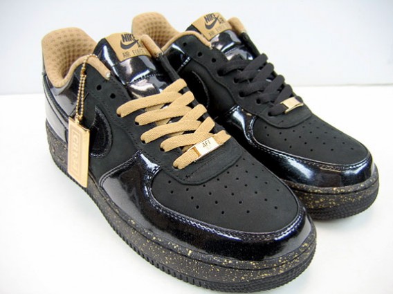 af1_wmns_cb34_blk_gold_001.jpg