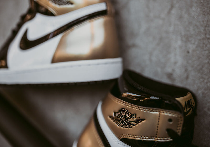 air-jordan-1-gold-toe-release-date-info-4.jpg