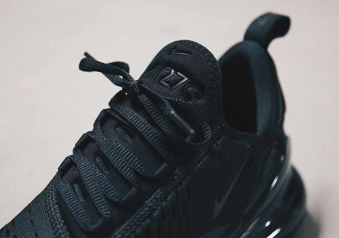 nike-air-max-270-triple-black-11.jpg