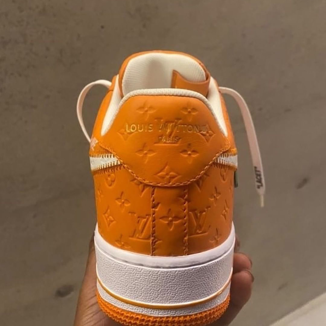 Off-White-Nike-Air-Force-1-Orange-5.jpg