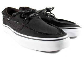 vans_boat_blkwht01.jpg