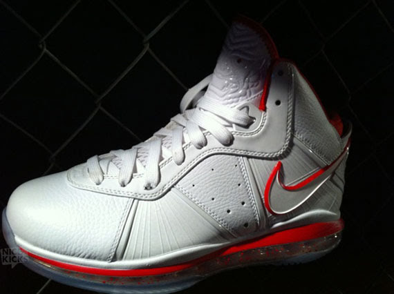 nike-lebron-8-new-10-8-04.jpg