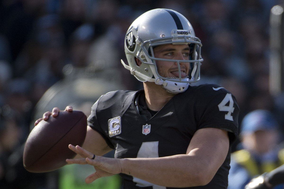 Oakland-Raiders-QB-Carr-has-big-brother-watching.jpg