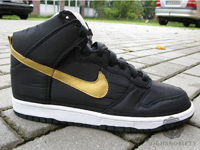 black-nike-vandal-dunk-1.jpg