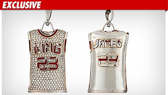 1018-lebron-james-pendant-ex.jpg