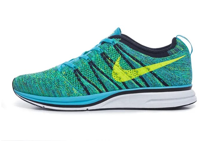 nike-flyknit-trainer-chlorine-blue-volt-dark-obsidian-01.jpg