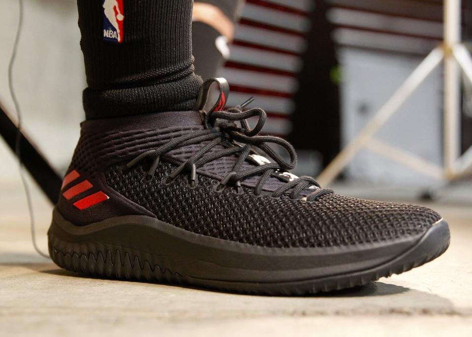 lillard-adidasjpg-fae2c772aff7cbc8.jpg