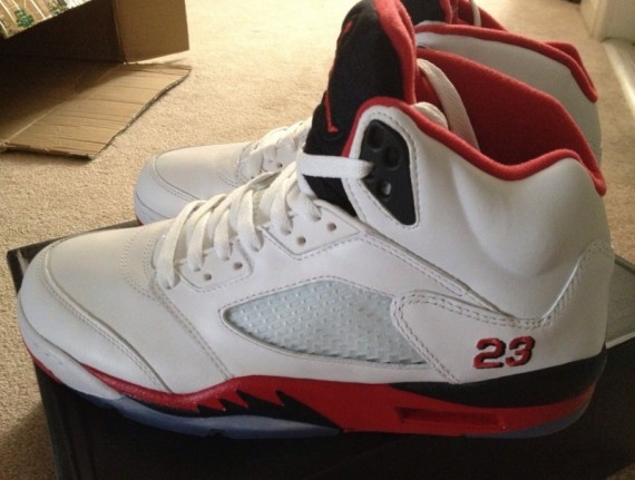 air-jordan-v-fire-red-available-early-on-ebay-05-570x431.jpg