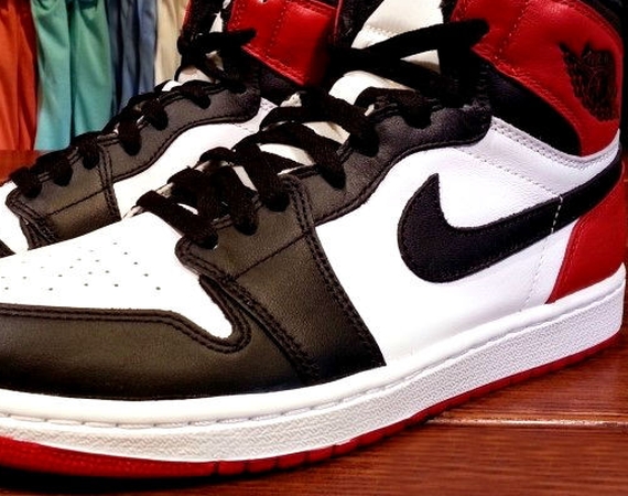 air-jordan-1-retro-high-og-white-black-gym-red.jpg