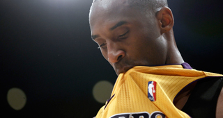 Bryant_Kobe_lal_110801.jpg