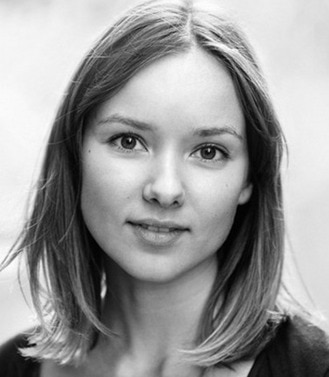 Alexandradowling123-thumb-330x377-105074.jpg