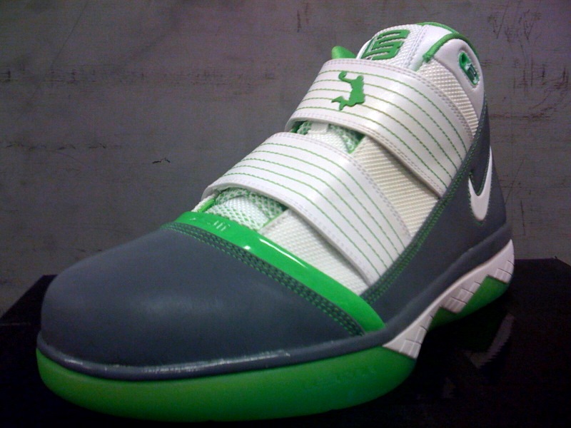 nike-zoom-soldier-3-gr-dunkman-1-02.jpg