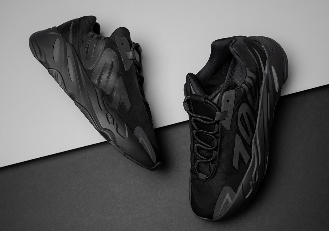 adidas-Yeezy-Boost-700-MNVN-Black-FV4440-5.jpg