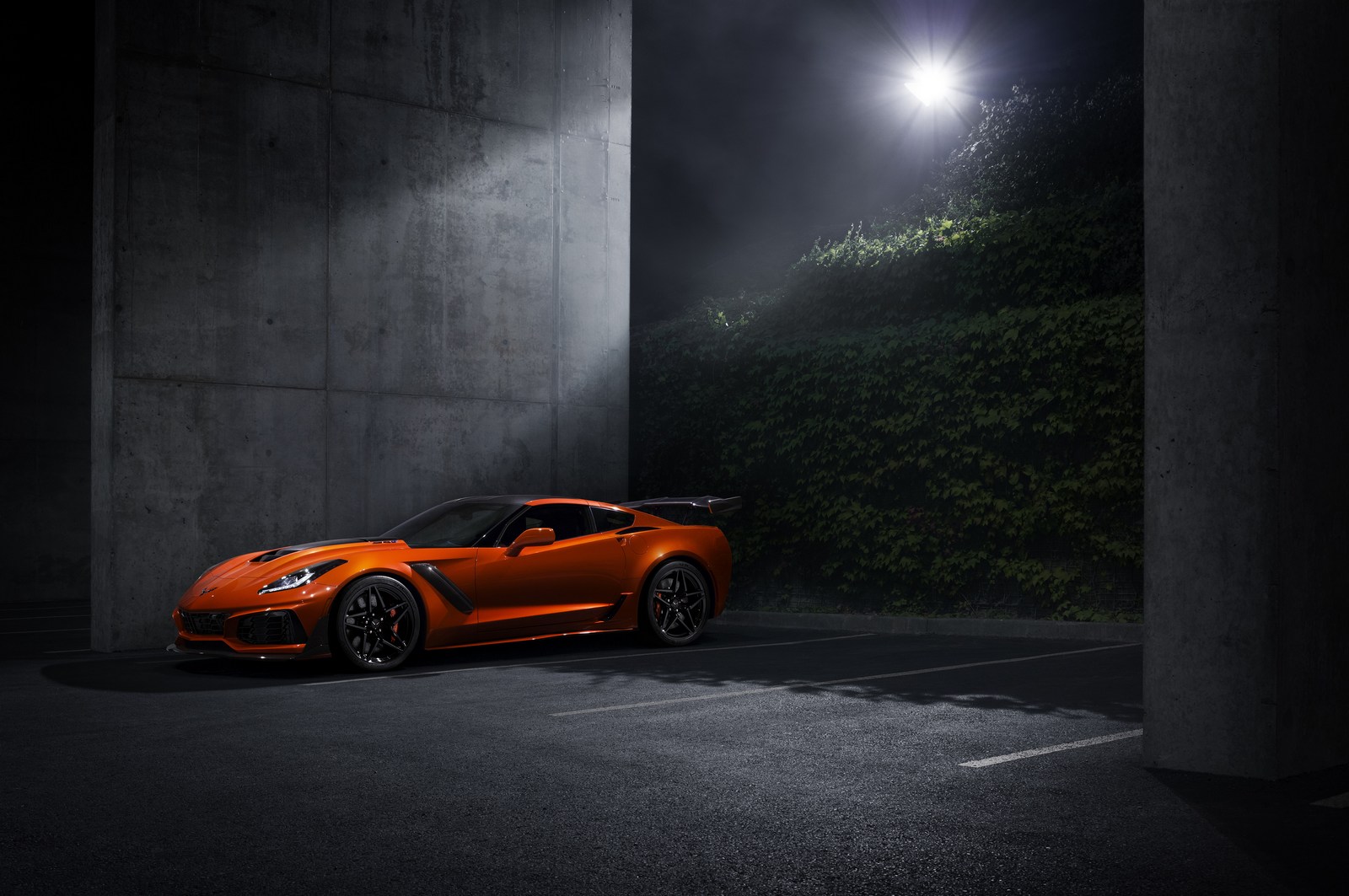 2019-Chevrolet-Corvette-ZR1-002.jpg