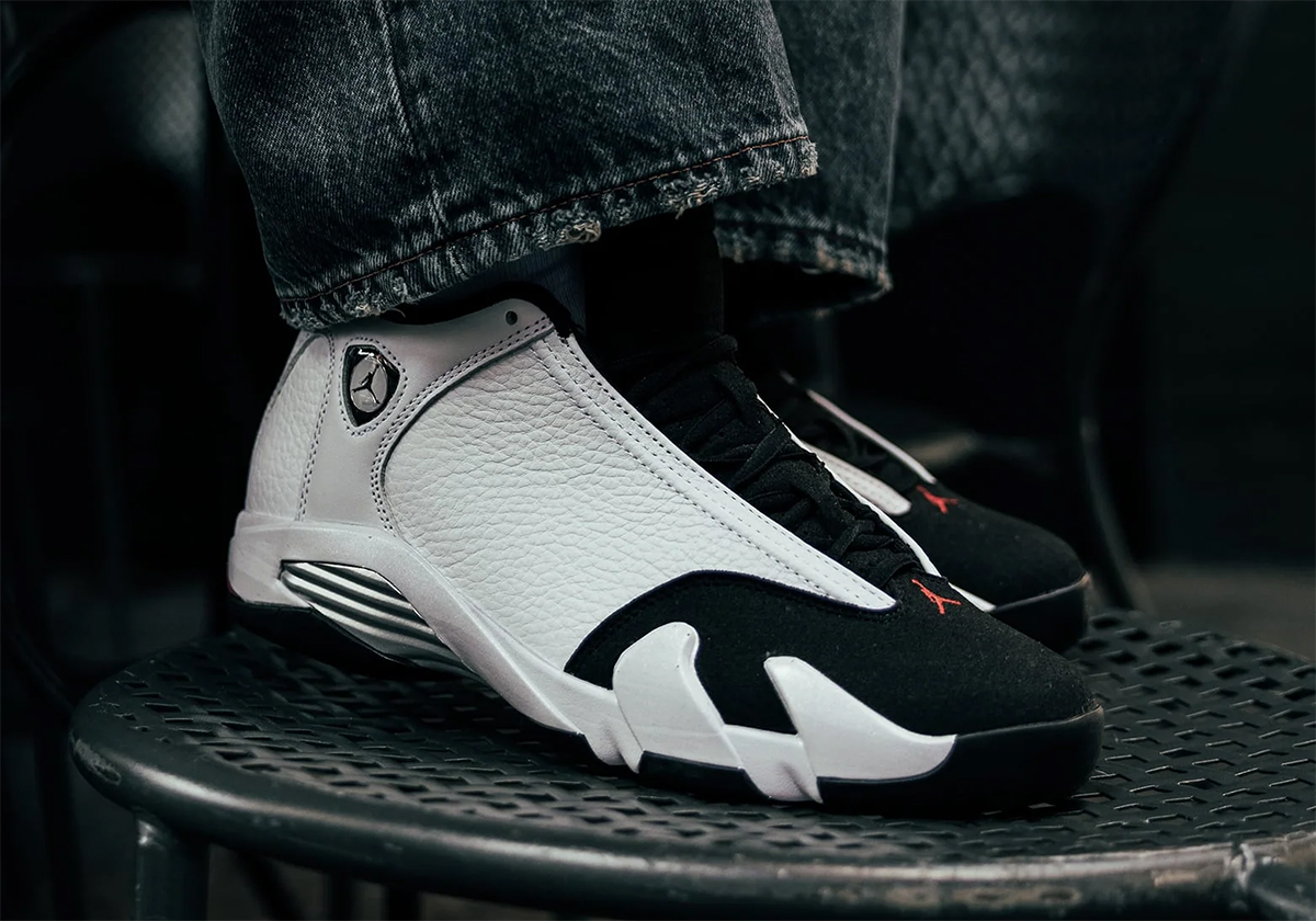 black-toe-jordan-14s-4.jpg