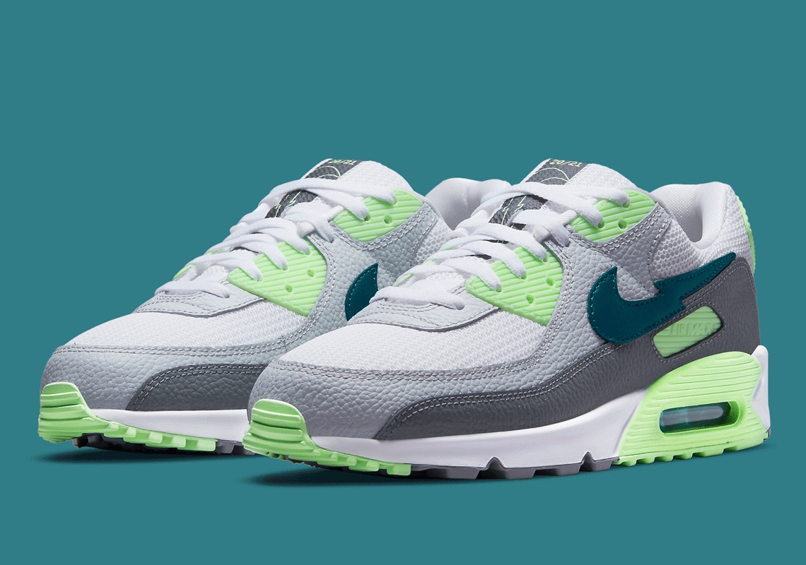 Nike-Air-Max-90-DJ6897-100-05.jpg