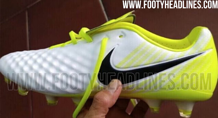 white-volt-nike-magista-opus-ii-2017-boots%2B%25282%2529.JPG