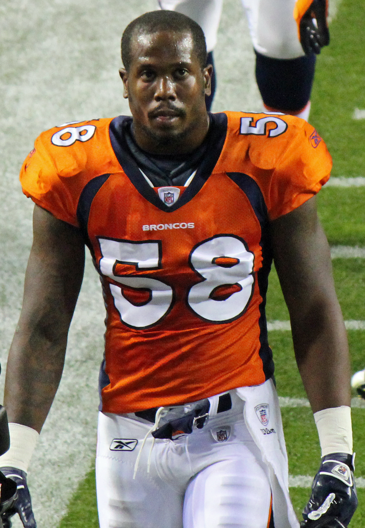 Von_Miller_(Broncos).JPG