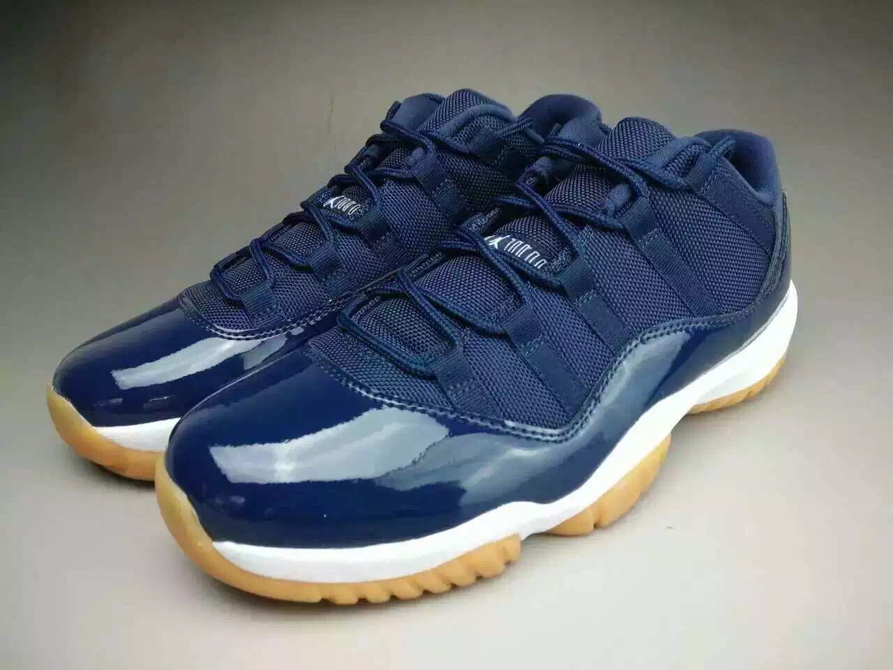 air-jordan-11-low-midnight-navy-gum-01.jpg