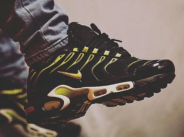 Nike-Air-Max-Plus-TN-Volts-@gmfbkh-600x447.jpg