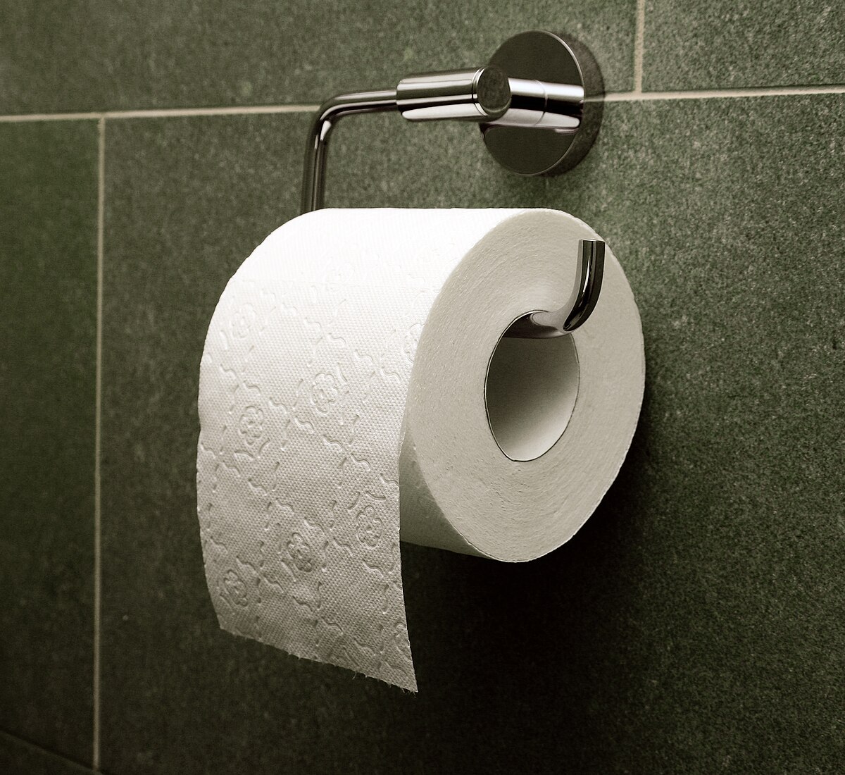 1200px-Toilet_paper_orientation_over.jpg