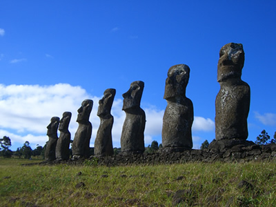 ahu-akivi-moai-cc-devittj-350h.jpg