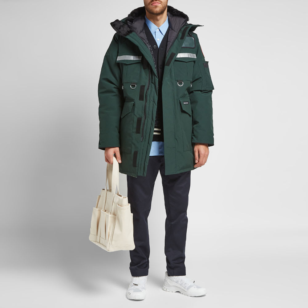 08-10-19_junyawatanabemanxcanadagoose_4pocketparka_green_wd-j401-051-02_gh_m3.jpg