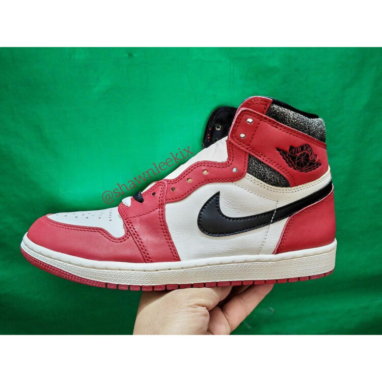 Air-Jordan-1-Retro-High-OG-Chicago-Reimagined-DZ5495-612-03-750x750.jpg