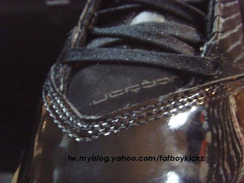 air-jordan-2009-black-gold-4.jpg