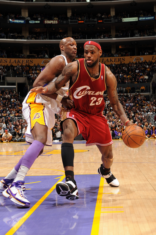 1101623f0aae9ddf862ce76a31c0bc1a-getty-76075038ab019_cavs_lakers.jpg