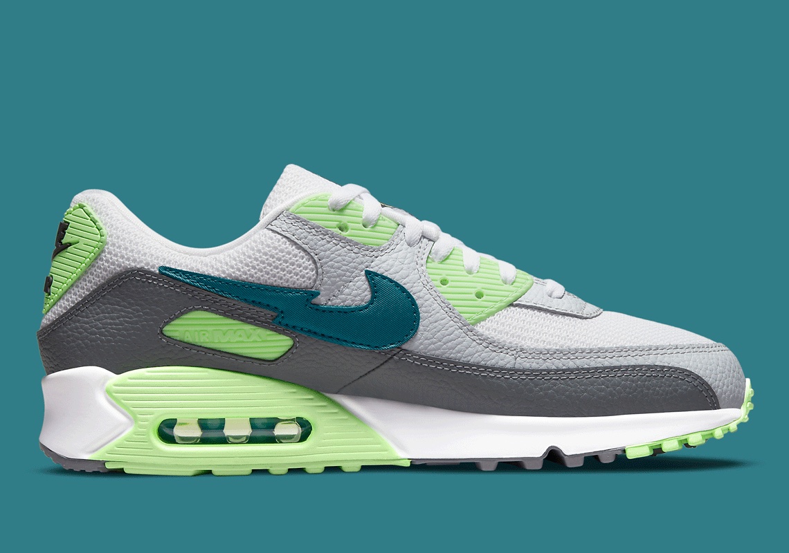 Nike-Air-Max-90-DJ6897-100-03.jpg