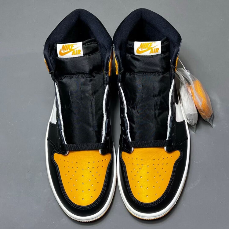 Air-Jordan-1-High-OG-Yellow-Toe-555088-711-04-750x750.jpg