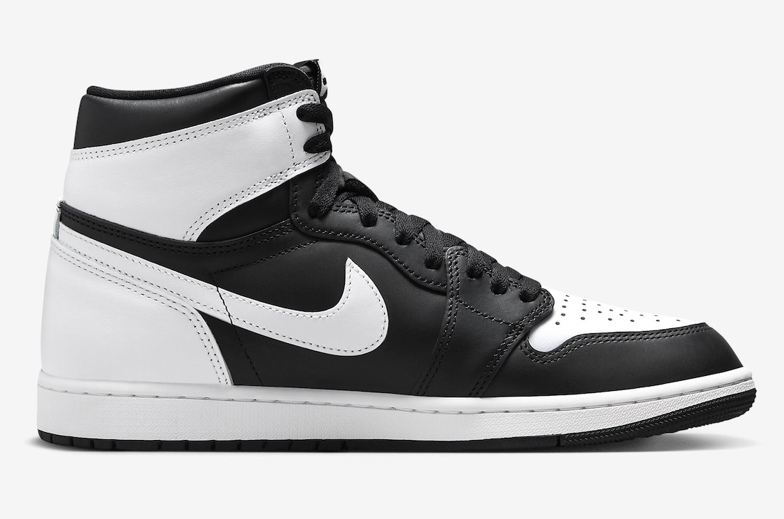 Air-Jordan-1-High-Black-White-DZ5485-010-2.jpeg